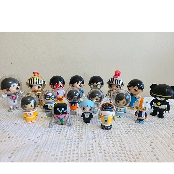 Other - Ryans World Figures